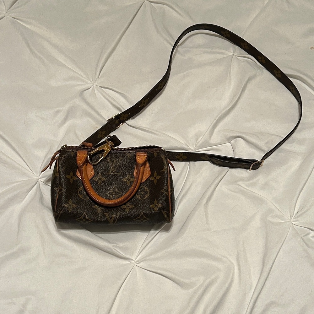 authentic vintage antique Louis Vuitton Mini Speedy with matching LV cross strap - Picture 4 of 4